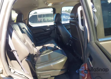 2011 Cadillac Escalade Luxury z USA, uszkodzony, nr VIN 1GYS4BEF6BR198386